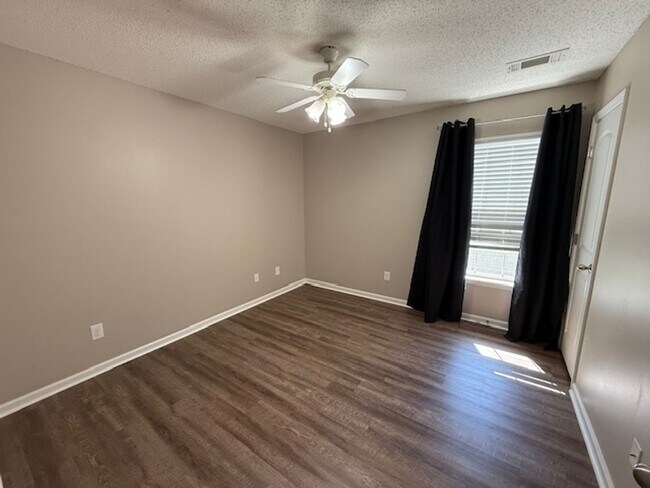 Building Photo - Home for Rent in Benton