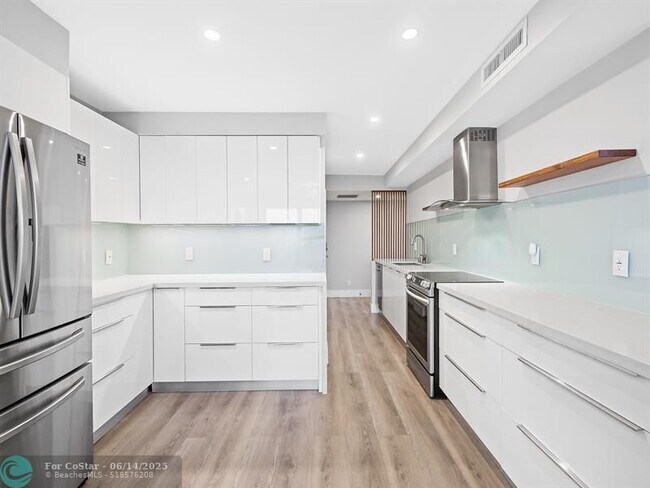 Building Photo - 3500 Galt Ocean Dr