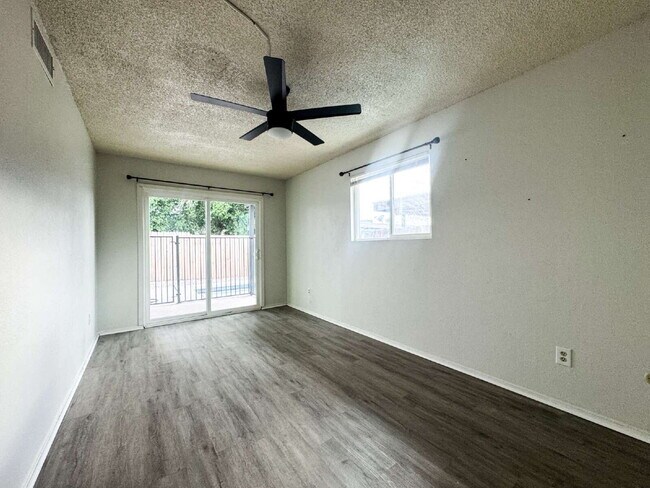 Building Photo - "Pool Home in the Center of Yuma!"