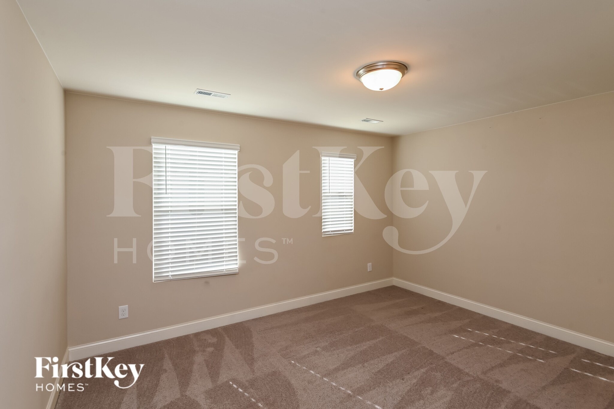 Building Photo - 9147 Marion Oaks Dr