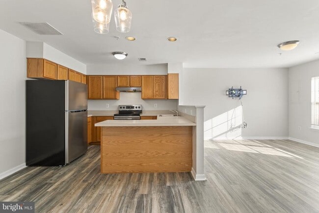Building Photo - 5089 Stapleton Terrace