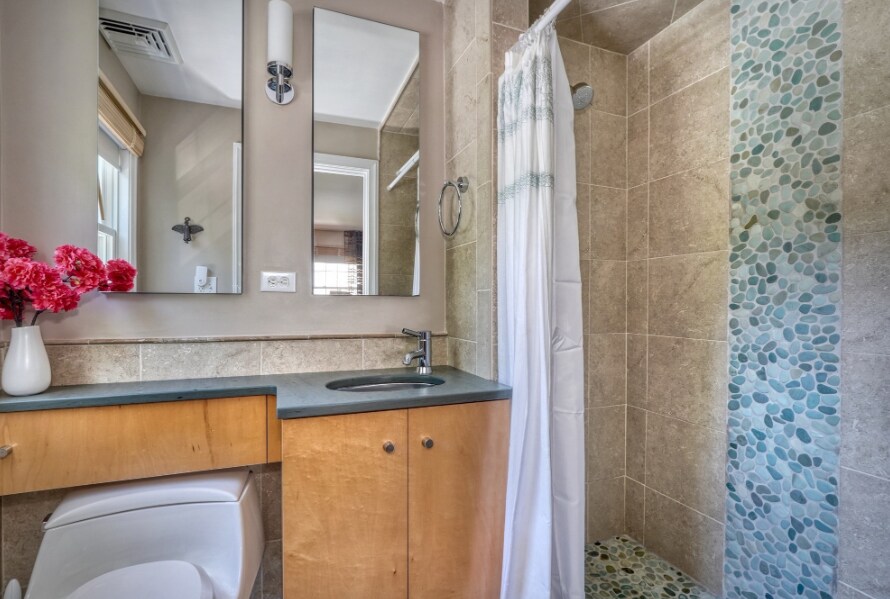 Building Photo - 65 Sherburne Rd S