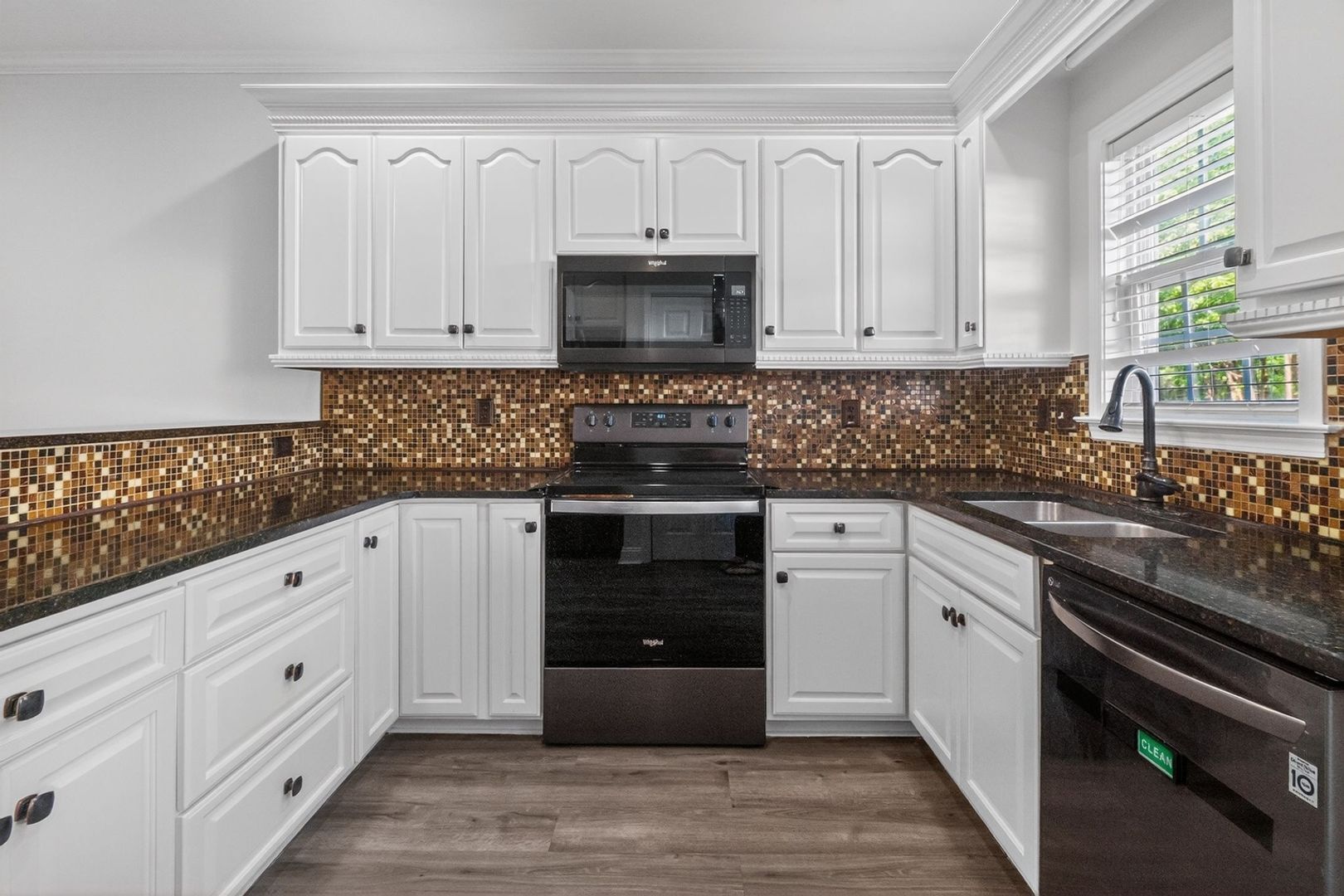 Building Photo - 124 Quality Dr