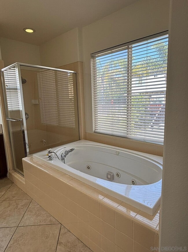 Building Photo - 1612 Picket Fence Dr