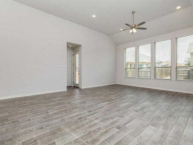 Building Photo - 2958 Diego Dr