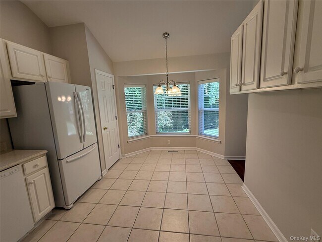Building Photo - 33 Osborne Glen