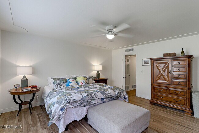 Building Photo - 608 La Chapa Ave