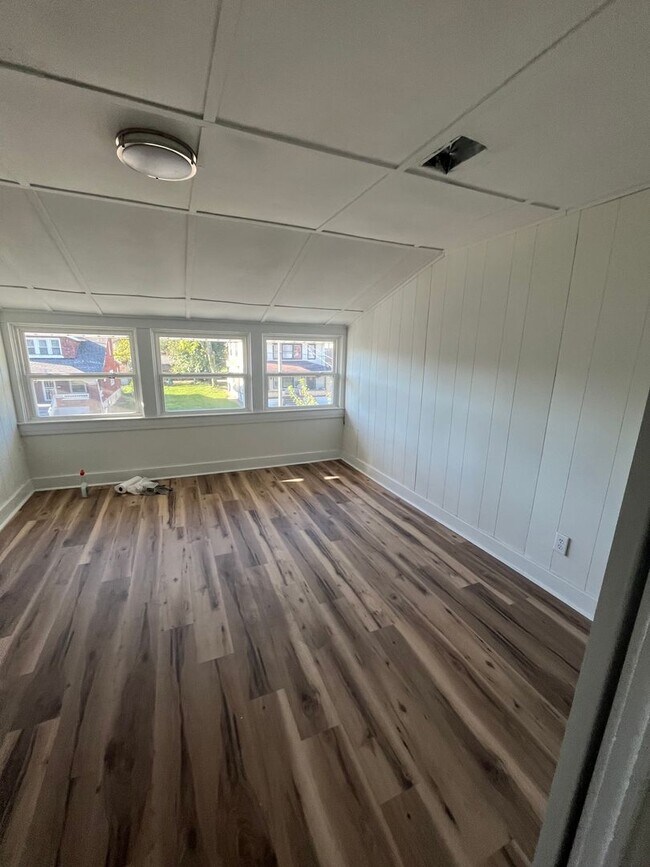 Building Photo - 1813 West Dr