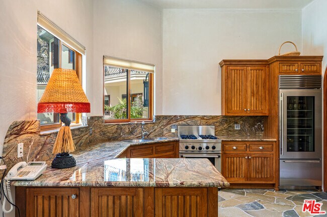 Building Photo - 6405 Bonsall Dr