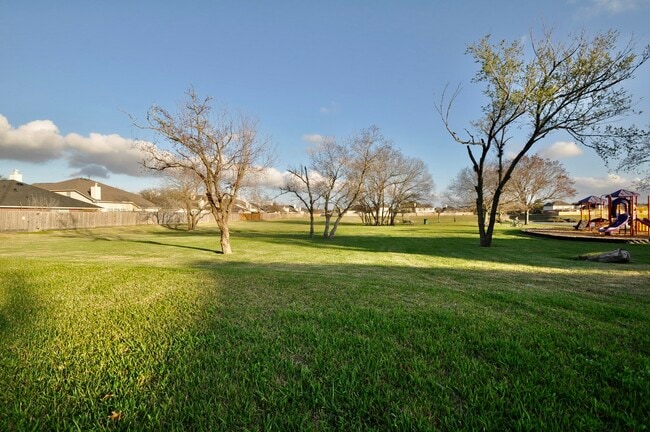 Building Photo - 12315 Field Brook Ct