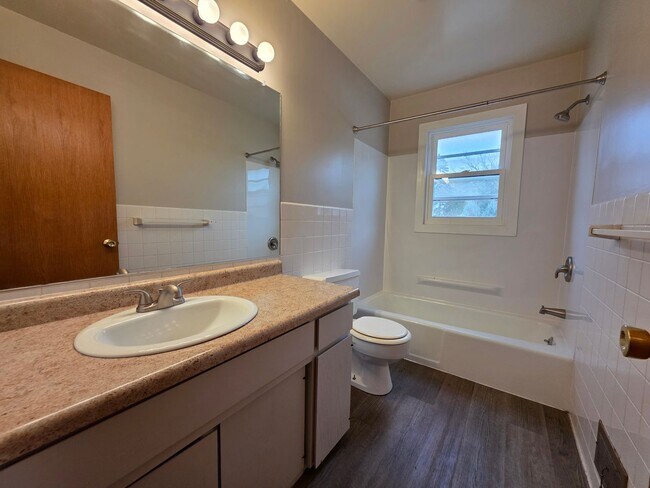 Building Photo - 1501/1503 Harding Ave