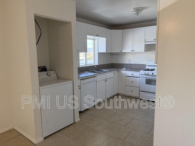 Building Photo - 352 Rio Grande Ct