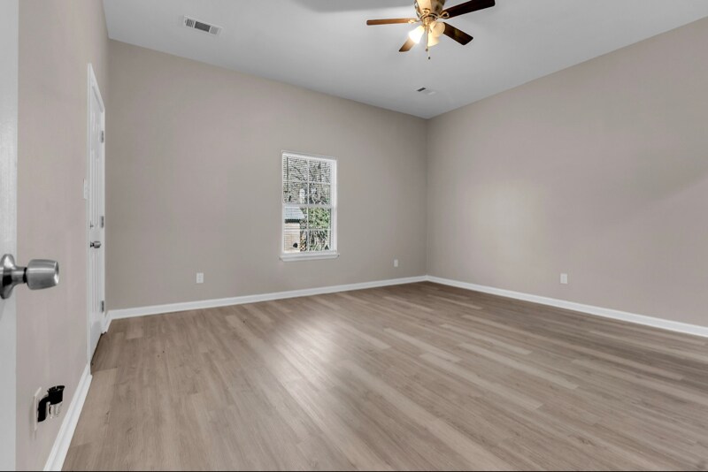 Building Photo - 857 Pope St