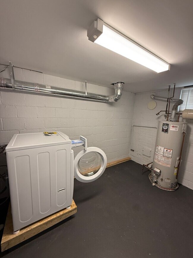 Building Photo - 1411 Harrison St