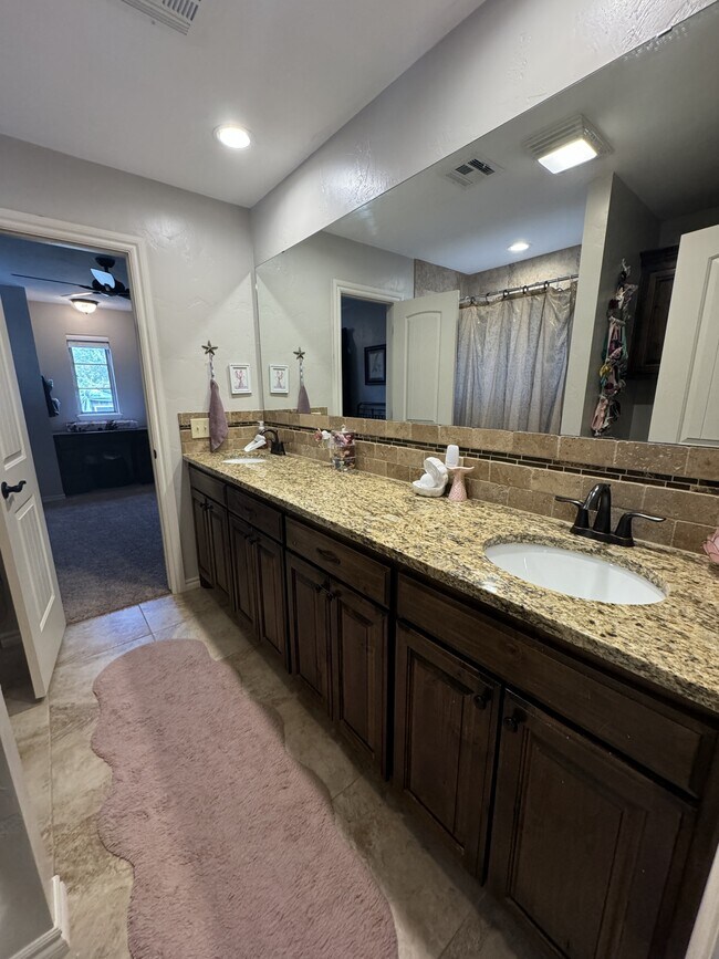 Building Photo - 2001 Mt Vernon Rd