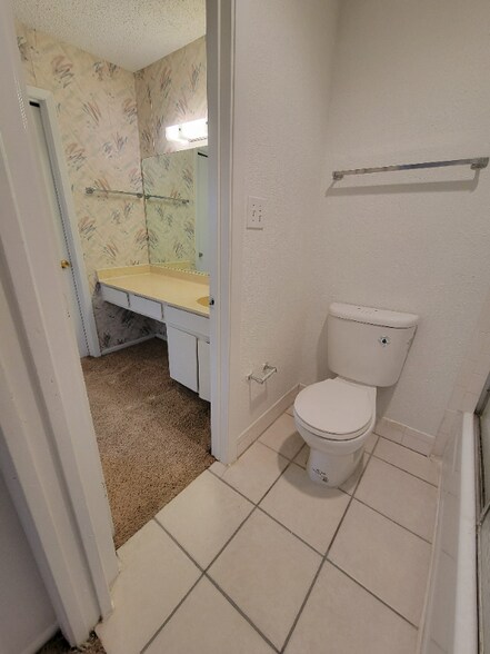 Building Photo - 203 Sprucewood Ln