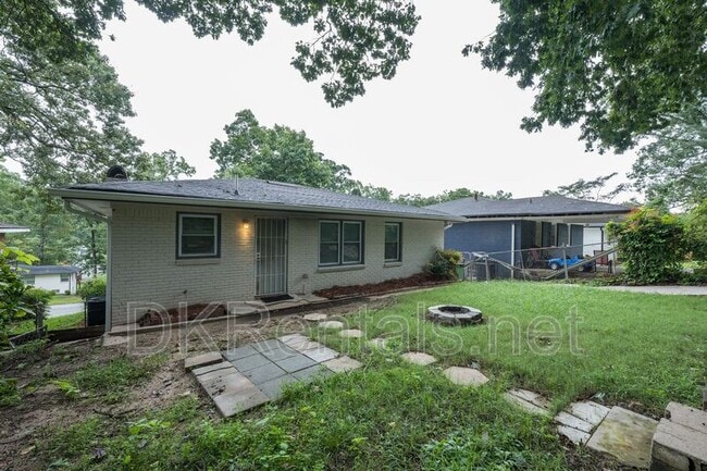 Building Photo - 257 Barfield Ave SW