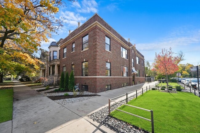 Primary Photo - 4153 N Hermitage Ave