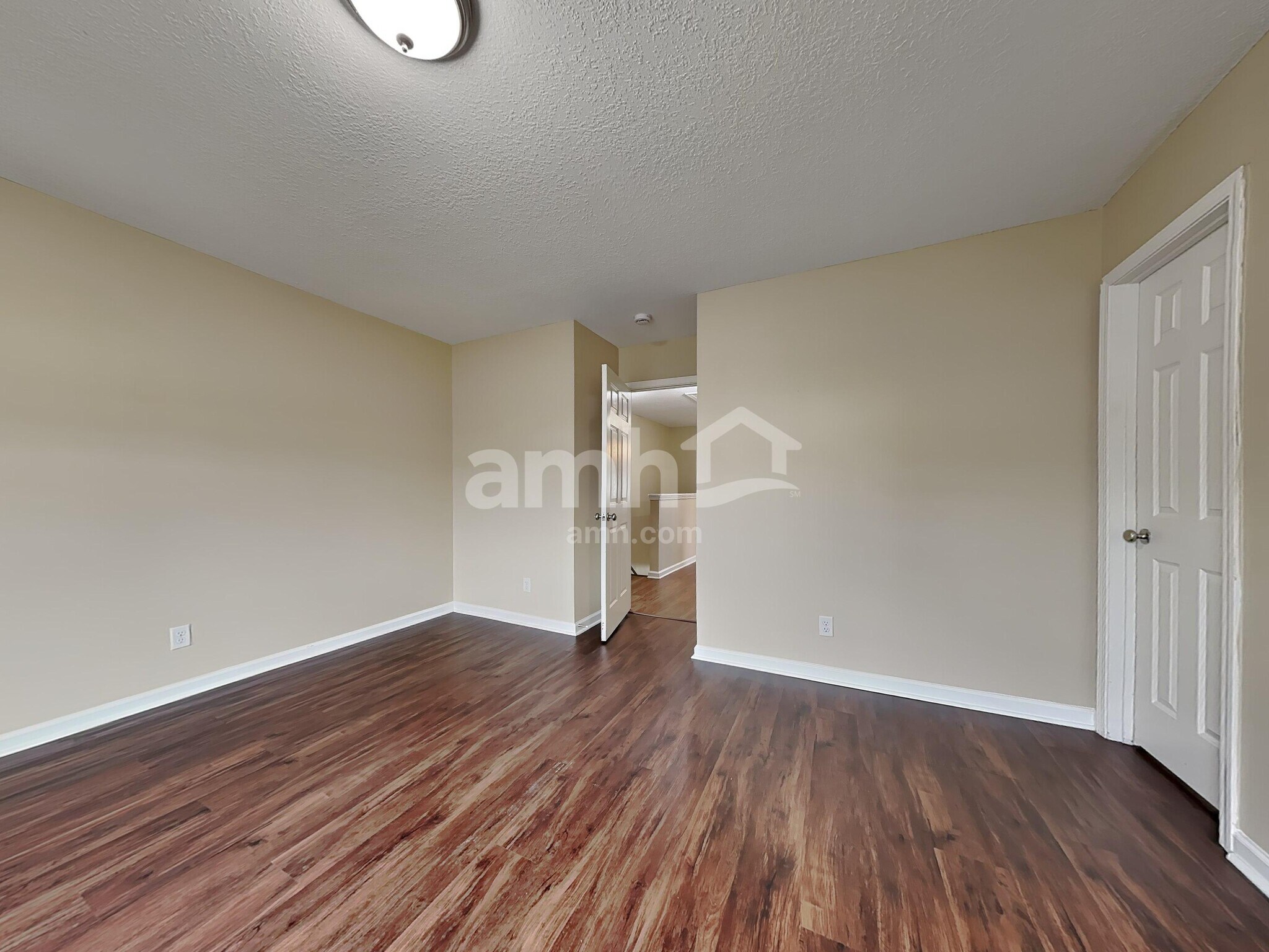 Building Photo - 8 Sunnydale Ln