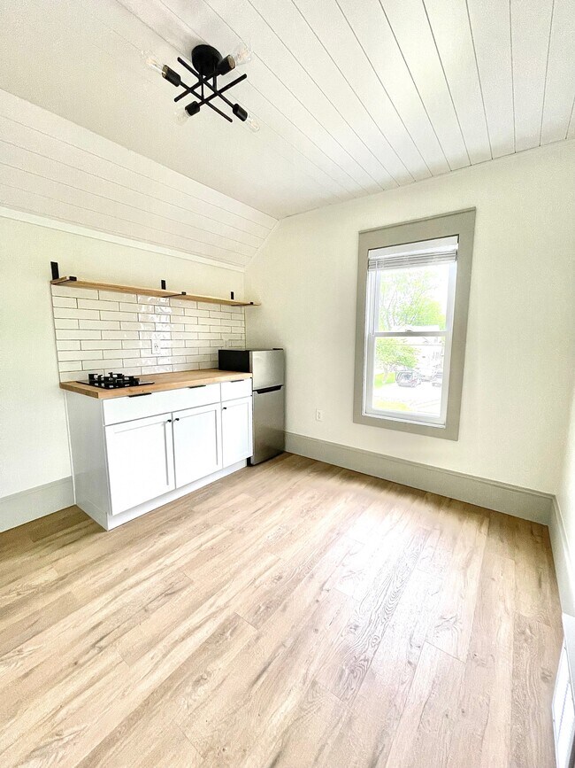 Building Photo - 621 Duplex