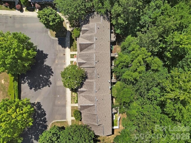 Building Photo - 232 Butler Pl