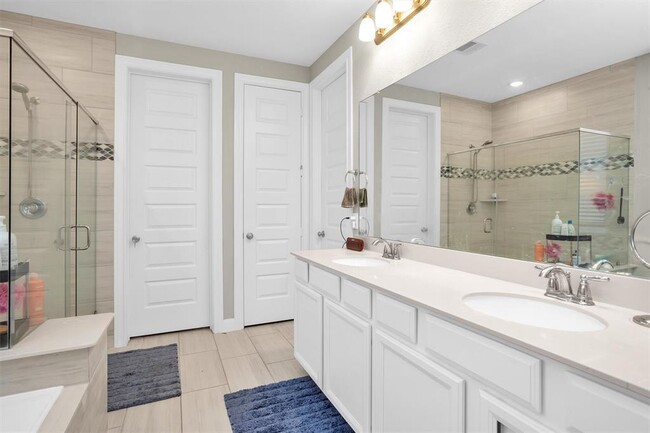 Building Photo - 2058 Woodland Pine Ct