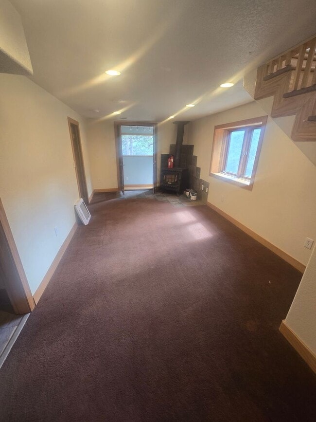 Building Photo - 229 Crestwood Ct
