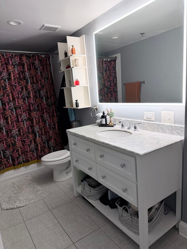 Building Photo - 2750 N Wayne Ave