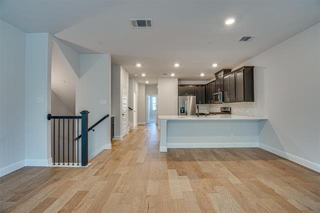 Building Photo - 7849 Bayside Dr
