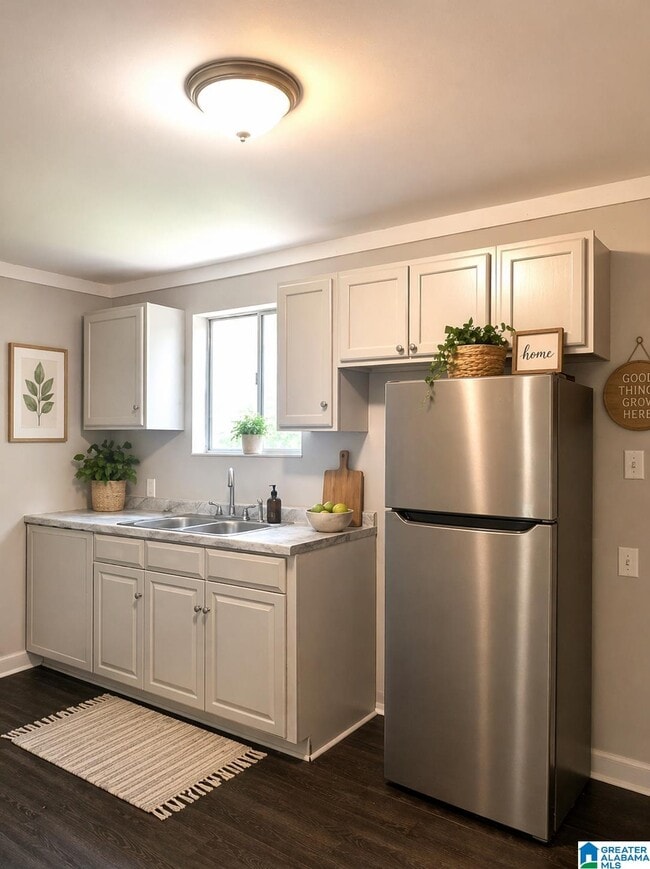 Building Photo - 328 54th St