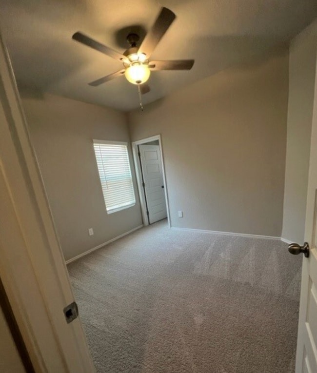 Building Photo - 596 Jennifer Wy