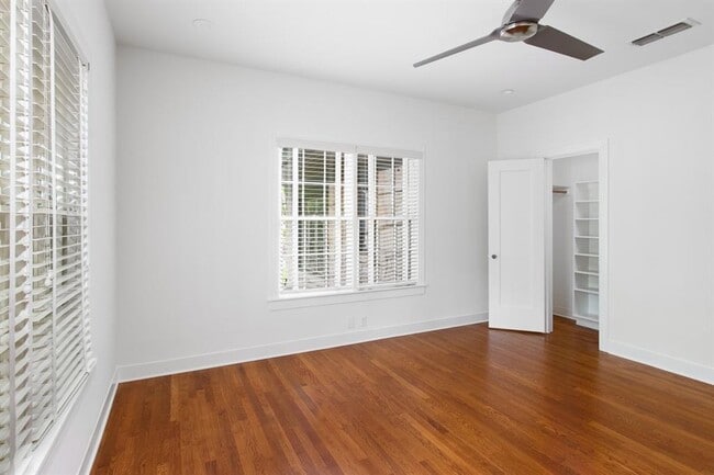 Building Photo - 2108 Robinhood Trail
