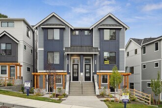 Building Photo - 13222 NE 143rd Ct