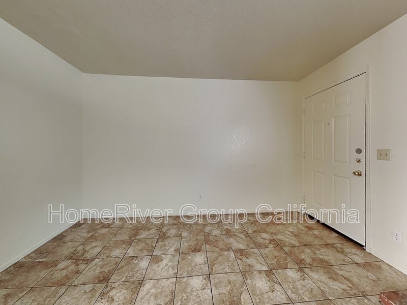 Building Photo - 9127 Newhall Dr
