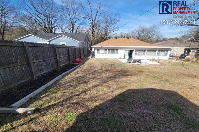 Building Photo - 130 Sheridan Rd