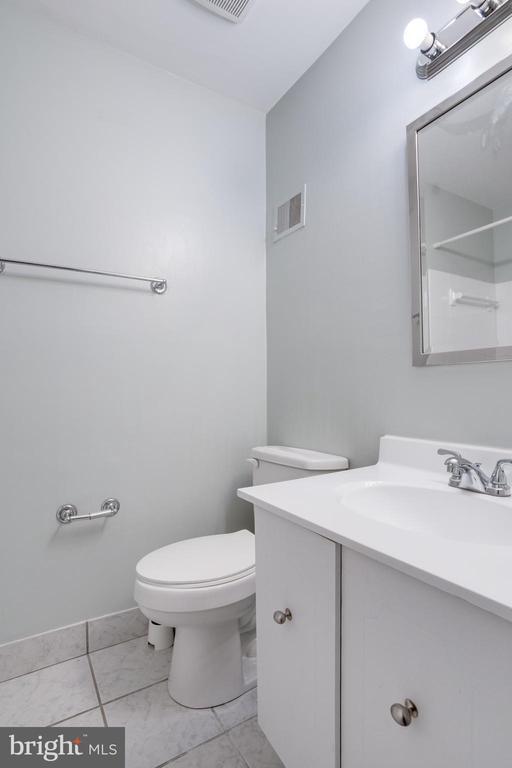 Building Photo - 4685 Forestdale Dr