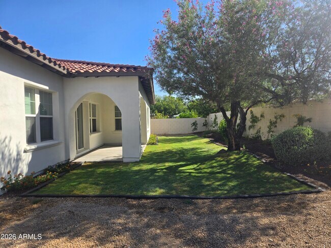 Building Photo - 20849 W Werner Pl