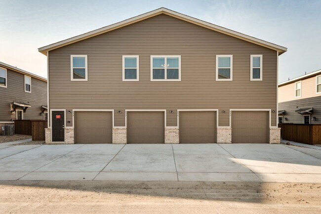 Building Photo - GORGEOUS 2 BEDROOM FOUR PLEX LOCATED IN MIDLOTHIAN ISD!