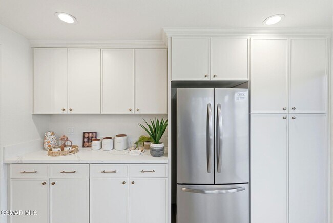 Building Photo - 41040 Village 41