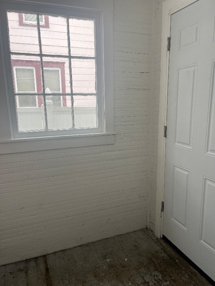 Building Photo - 99 Bowen St