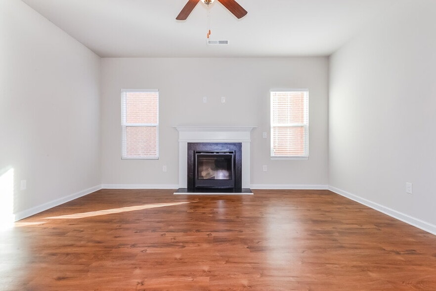 Building Photo - 461 Townsend Bend