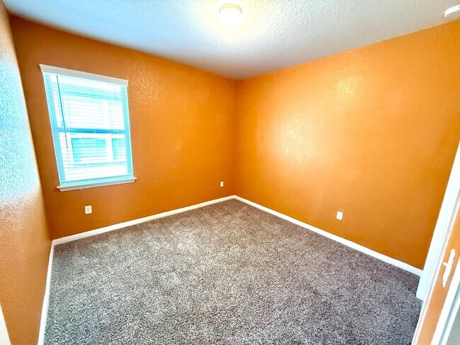 Building Photo - Spacious 4-Bedroom Single-Story Home with Modern Features & Open Living