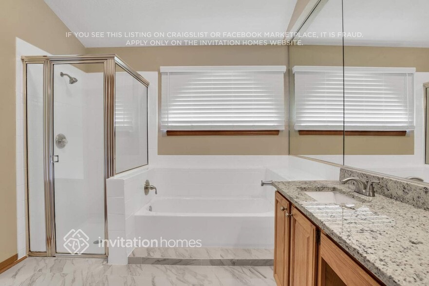 Building Photo - 10411 Myakka Dr