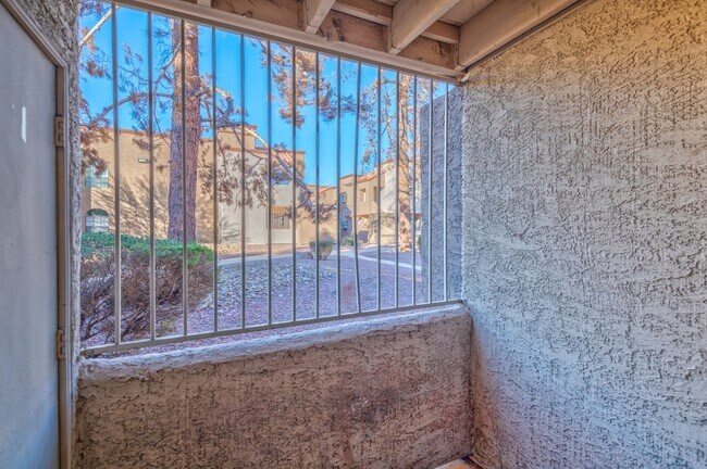 Building Photo - 2977 Juniper Hills Blvd