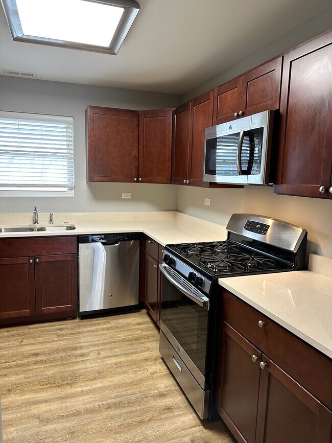 Building Photo - 201 Penny Ave