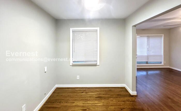 Building Photo - 244 E Haven Dr