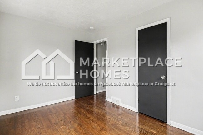 Building Photo - 16501 Fairmount Dr