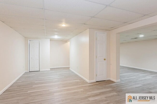 Building Photo - 17 Lackland Ave