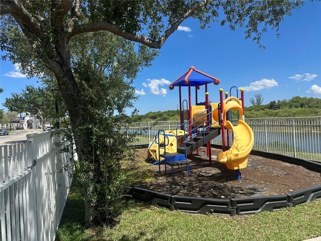 Building Photo - 4311 SW 160th Ave