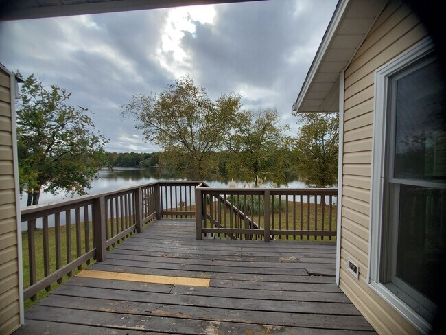Building Photo - 446 Lands End Rd